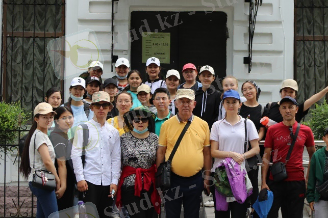 C:\Users\Nursan\Desktop\практика 2021 Бн-21,Бо-11\01.06.21 Құнанбай қажы мешіті\IMG_1301.JPG