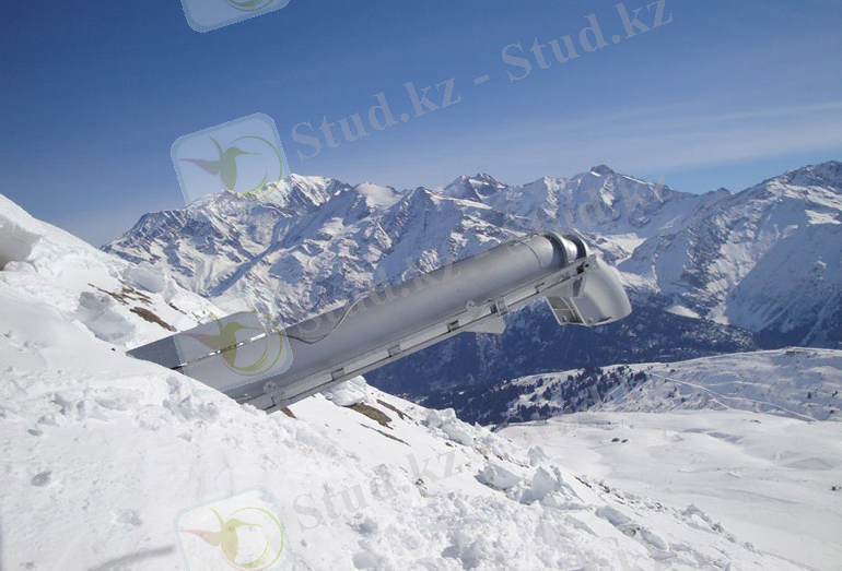 Рис. 9. Дистанционно управляемая противолавинная газовоздушная пушка системы Gazex, используемая на горнолыжном курорте &#171;Роза Хутор&#187; в Сочи [3]