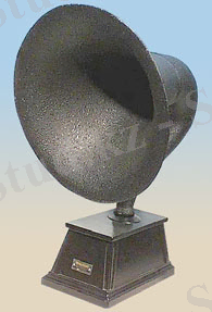 Один из первых промышленных громкоговорителей