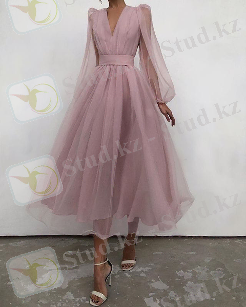 Изображение выглядит как одежда, платье Автоматически созданное описание