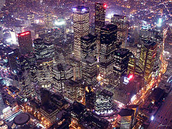 https://upload.wikimedia.org/wikipedia/commons/thumb/3/39/Financial_District%2C_Toronto.jpg/250px-Financial_District%2C_Toronto.jpg