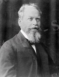 https://upload.wikimedia.org/wikipedia/commons/thumb/8/8f/Edmund_Husserl_1900.jpg/200px-Edmund_Husserl_1900.jpg