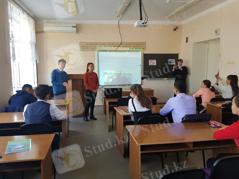 Изображение выглядит как внутренний, стена, пол, стол Автоматически созданное описание