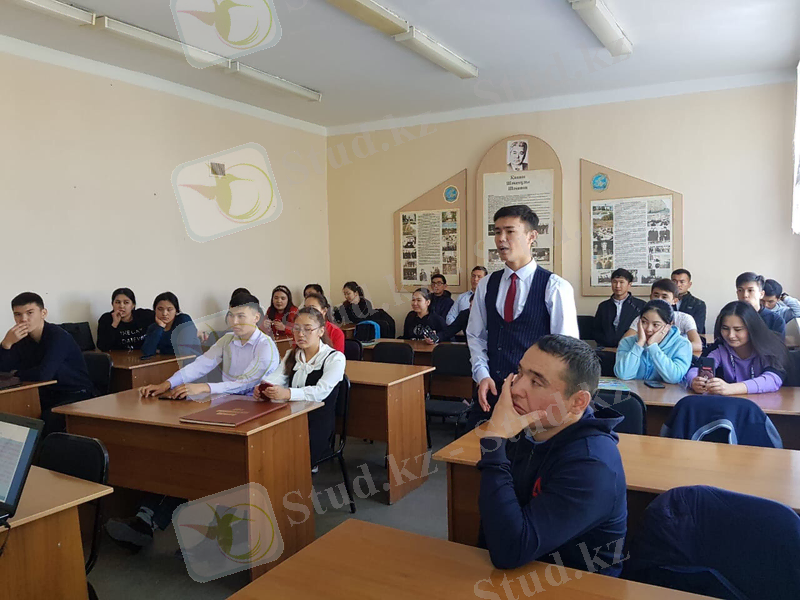 Изображение выглядит как стена, внутренний, потолок, человек Автоматически созданное описание