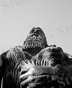 https://upload.wikimedia.org/wikipedia/commons/thumb/1/1e/Gilgamesh.jpg/250px-Gilgamesh.jpg