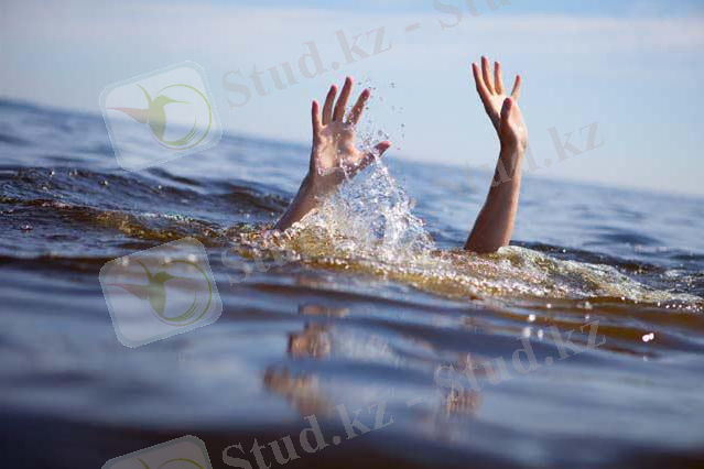 Суға бататын адамды құтқару