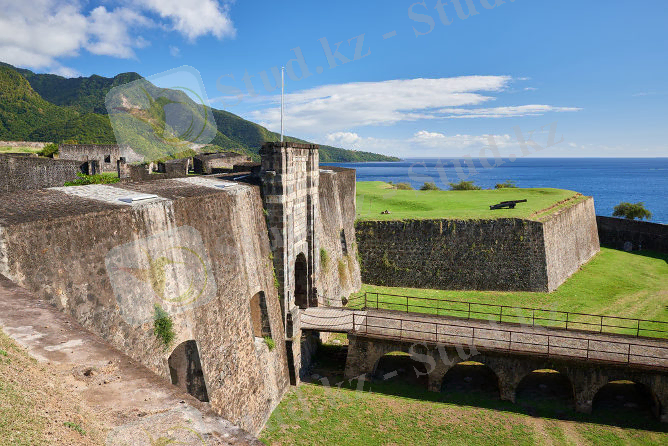 Столица Гваделупы город Бас-Тер