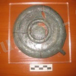 Сурет 2. Қола айна. Есік қорғаны. Б.з.д. V–III ғғ. 