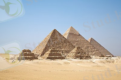 https://upload.wikimedia.org/wikipedia/commons/thumb/a/af/All_Gizah_Pyramids.jpg/400px-All_Gizah_Pyramids.jpg