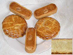 http://upload.wikimedia.org/wikipedia/commons/thumb/2/2b/Gevulde_koeken_en_kano-s_met_detail.jpg/250px-Gevulde_koeken_en_kano-s_met_detail.jpg