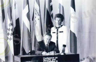 Президент Нұрсұлтан Назарбаев ЕҚЫК отырысында. Хельсинки, 1992 ж. 8-10 шілде.