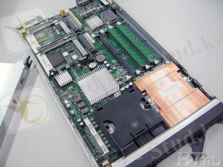 Типичный Blade Server - ничего лишнего