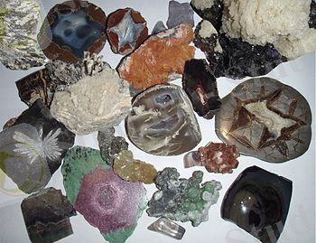 https://upload.wikimedia.org/wikipedia/commons/thumb/a/af/Different_minerals.jpg/350px-Different_minerals.jpg
