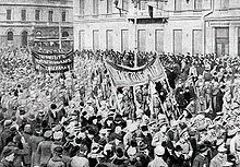 http://upload.wikimedia.org/wikipedia/commons/thumb/0/07/Soldiers_demonstration.February_1917.jpg/220px-Soldiers_demonstration.February_1917.jpg