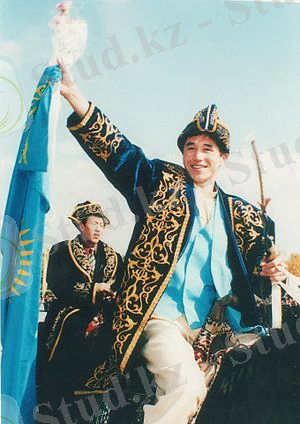 http://upload.wikimedia.org/wikipedia/kk/thumb/3/38/Bekzat_Sattarkhanov.jpg/300px-Bekzat_Sattarkhanov.jpg