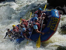 http://upload.wikimedia.org/wikipedia/commons/thumb/7/77/Rafting_em_Brotas.jpg/220px-Rafting_em_Brotas.jpg