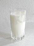 http://upload.wikimedia.org/wikipedia/commons/thumb/0/0e/Milk_glass.jpg/110px-Milk_glass.jpg