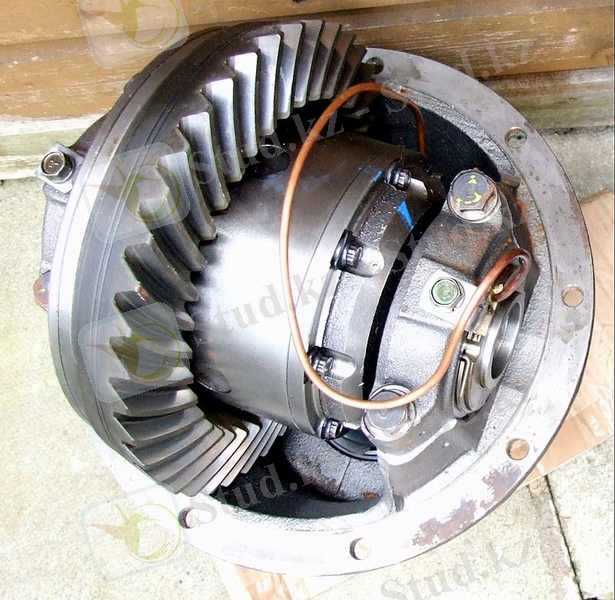 https://upload.wikimedia.org/wikipedia/commons/thumb/c/c9/ARB_Air_Locking_Differential_%28RLH%29.JPG/800px-ARB_Air_Locking_Differential_%28RLH%29.JPG