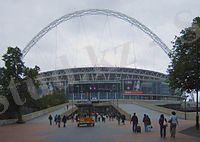 http://upload.wikimedia.org/wikipedia/commons/thumb/d/d9/Wembley_Stadium_closeup.jpg/200px-Wembley_Stadium_closeup.jpg
