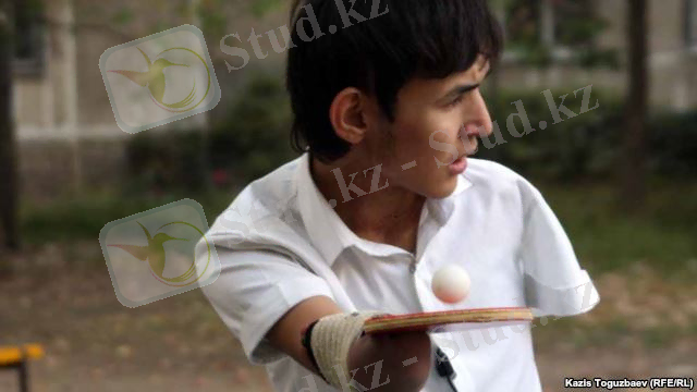 Тенниcші Азамат Оразбек. Алматы, 24 қыркүйек 2011 жыл.