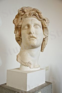 http://upload.wikimedia.org/wikipedia/commons/thumb/c/cc/Head_Helios_AM_Rhodes_E49.jpg/250px-Head_Helios_AM_Rhodes_E49.jpg