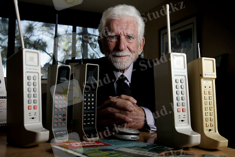 Картинки по запросу первый телефон