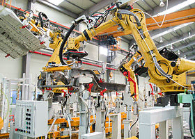 FANUC R2000iB AtWork.jpg