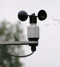 https://upload.wikimedia.org/wikipedia/commons/thumb/1/1b/Anemometer.jpg/200px-Anemometer.jpg