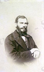 https://upload.wikimedia.org/wikipedia/commons/thumb/4/46/Tolstoy_1862.jpg/170px-Tolstoy_1862.jpg